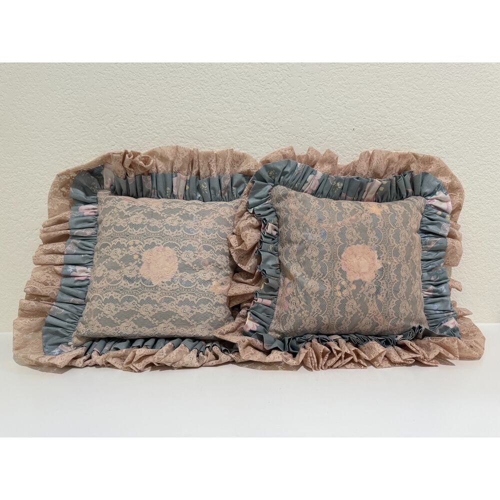 Draft Listing – Pair of Vintage Cottagecore Ruffle-Lace Throw Pillows